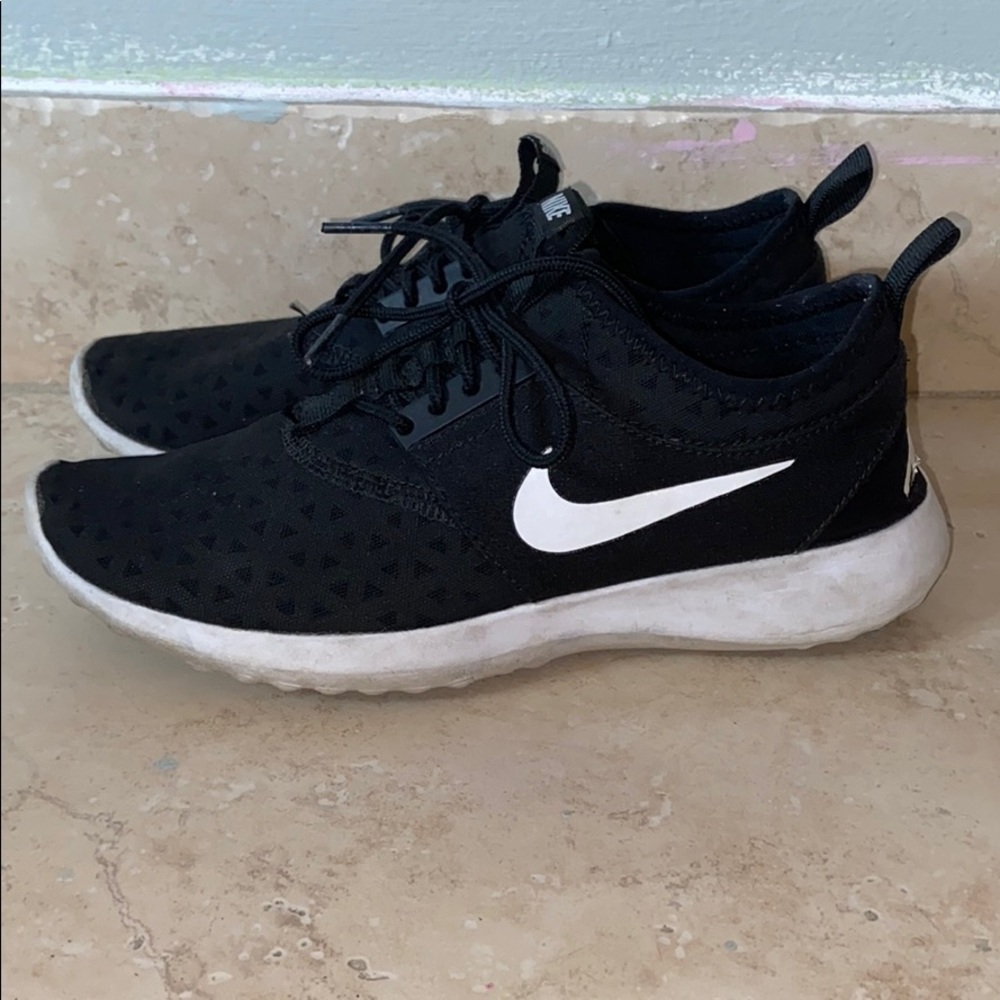 Black Nike Sneakers - Picture 4 of 4